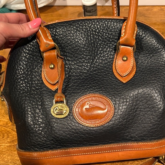 Dooney & Bourke Classic Black and Tan Leather Handbag - Picture 3 of 12